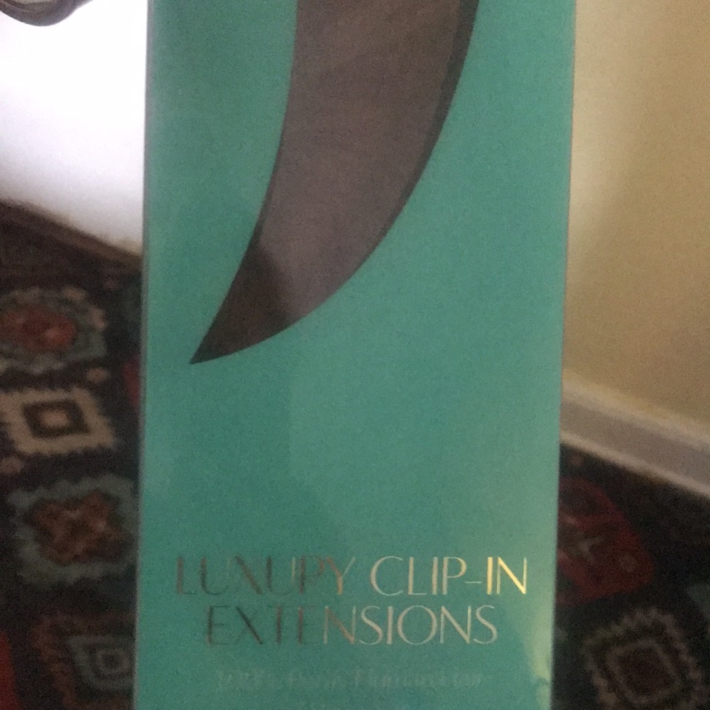 Leyla Milani 24" CLIP IN HAIR EXTENSIONS